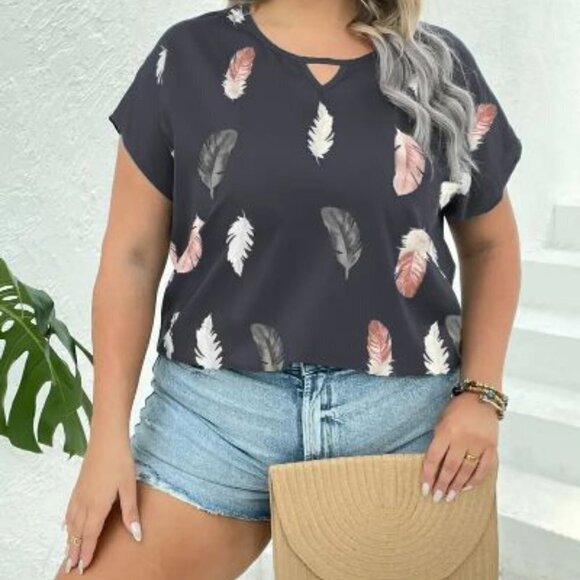 Plus Size Casual Blouse, Women's Plus Feather Print Cut Out Cap Sleeve Blouse - Picture 5 of 6